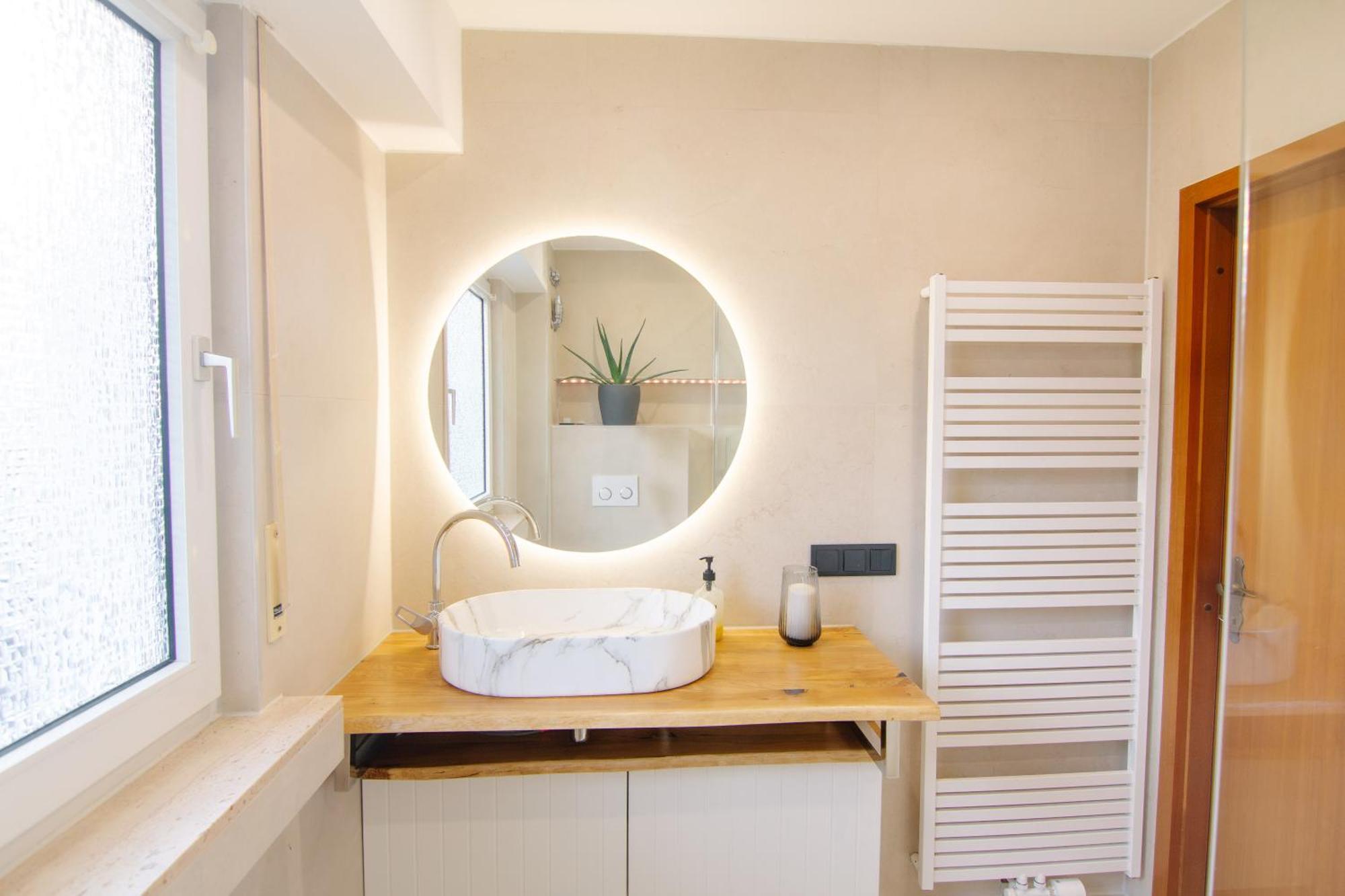 Shiny Singapore - - Doppelzimmer Mit Gemeinschaftsbad Gasthof *